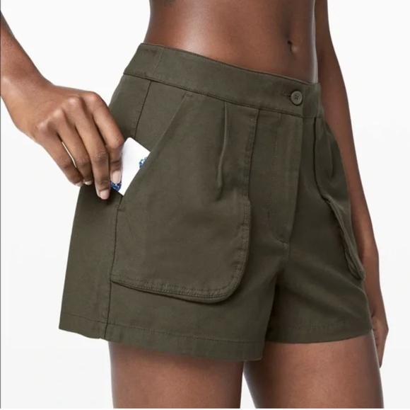 Lululemon shorts, size 6 - Picture 1 of 6